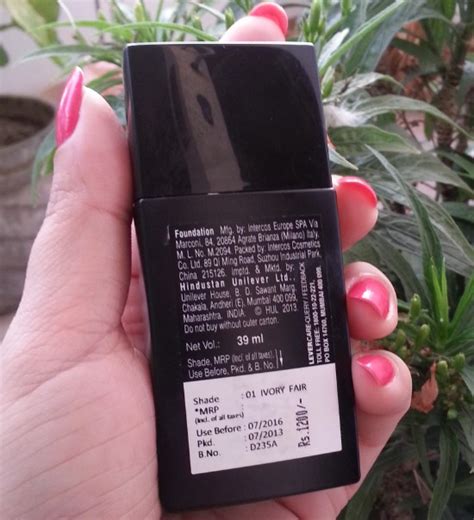 Lakme Absolute Face Stylist Foundation Review - 01 Ivory Fair - IBH