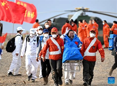 Astronautas Chinos De Shenzhou Regresan Sanos Y Salvos A La Tierra