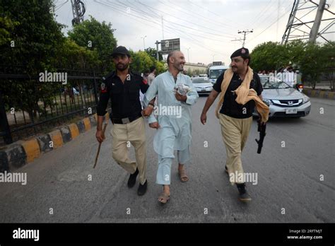 Peshawar Peshawar Pakistan 5th Aug 2023 Police Detain A Supporter