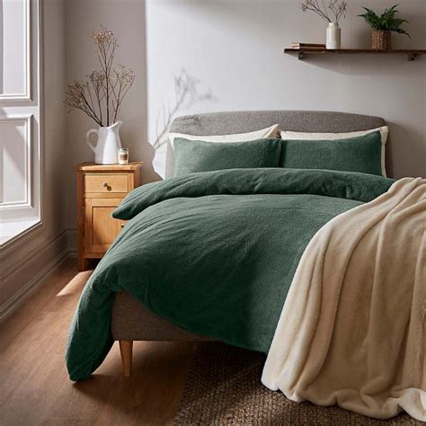 14 Teddy Fleece Bedding Sets That Are Seriously Cosy