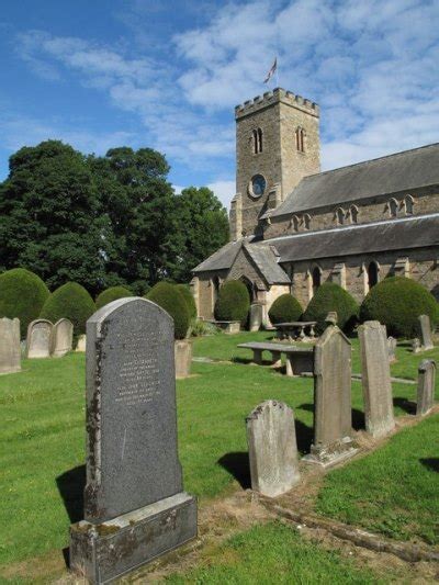 Commonwealth War Graves St Mary And St Stephen Churchyard