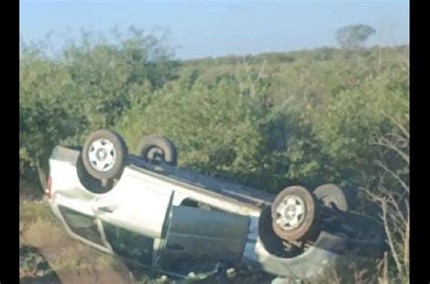 Milagro de Pascua una familia se salvó tras volcar sobre Ruta 21