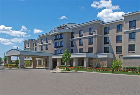 Courtyard By Marriott Farmingdale Guest Accommodations