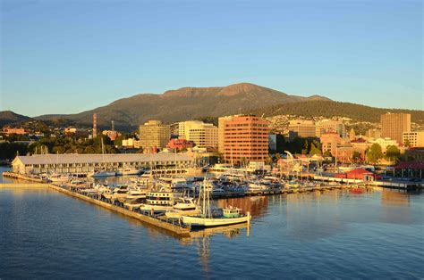 8 Day Tasmanian Tour | Guided Sightseeing Small Group Tour