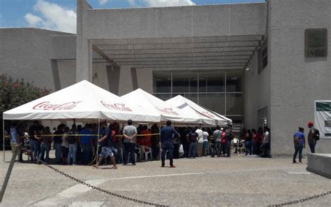 Sospechosos De Covid Forman Largas Filas Afuera Del Imss El Sol De