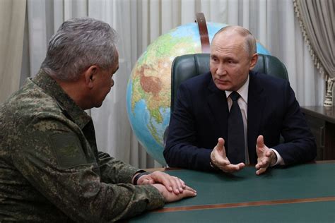 Russia S Putin Meets Military Top Brass To Discuss Ukraine War Reuters