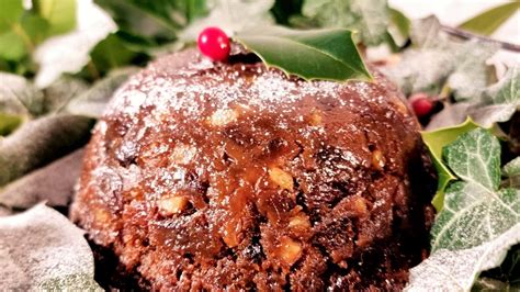 Cheat’s Microwave Christmas Pudding – Feast Glorious Feast