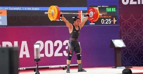 Raih Emas Lifter Rahmat Erwin Pecahkan Rekor Sea Games