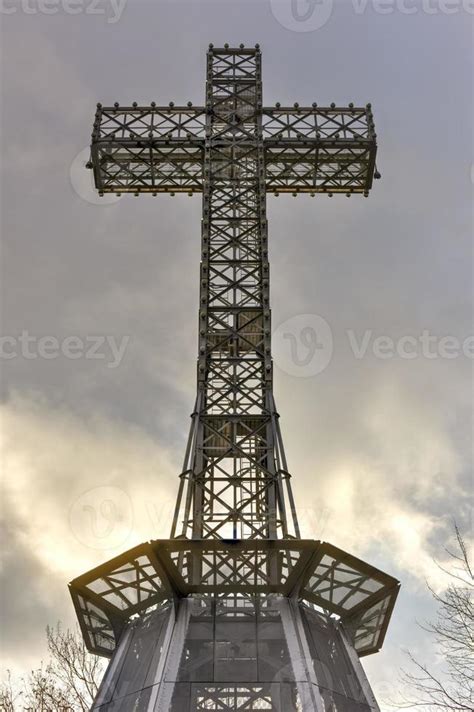 Mount Royal Cross 16663698 Stock Photo at Vecteezy