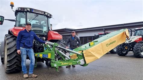 Heckmähwerk Übergabe an Familie Wurm Hochrather Landtechnik GmbH