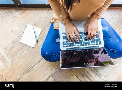 Woman Typing Email Screen Hi Res Stock Photography And Images Alamy