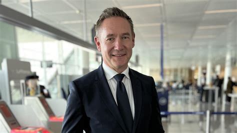 Jens Ritter Ceo Von Lufthansa Airlines Investieren Weiter In Sitze