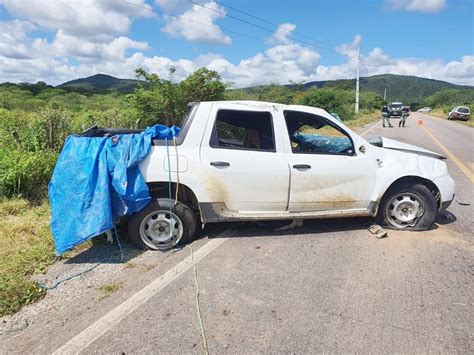 Motorista De Caminhonete Morre Após Perder Controle E Capotar Veículo