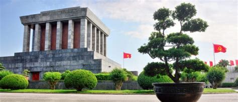 Ho Chi Minh Mausoleum in Hanoi, Vietnam - Mausoleums.com