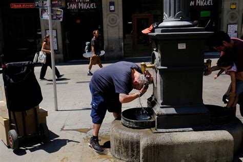 Spain weathers scorching temperatures as heatwaves become more frequent ...