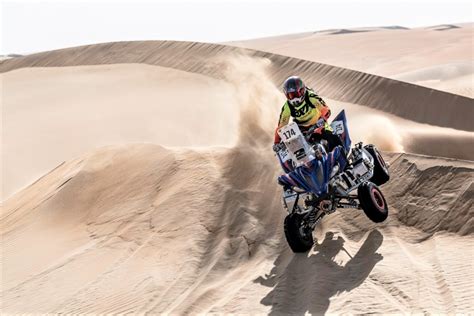 BIKES STARS HEAD FOR DRAMATIC LAST DAY BATTLE IN ABU DHABI DESERT