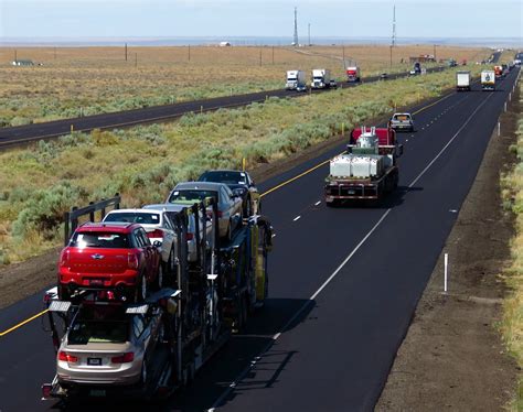 Interstate-40 westbound in Northern Arizona in summer splendor ...