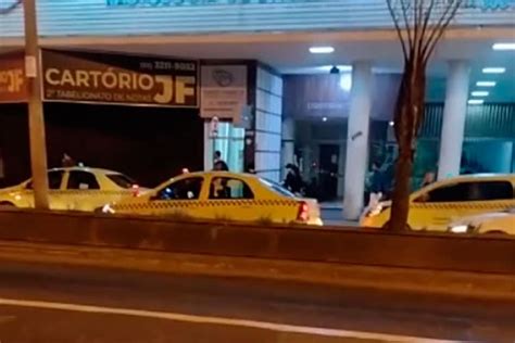 Taxistas Fazem Buzina O Em Protesto A Morte De Colega