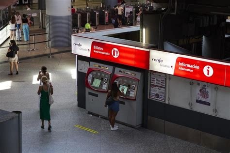 Estos son los pasos para obtener el abono gratuito de Renfe Público