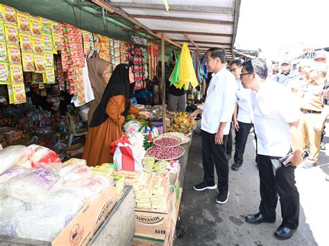 Pastikan Stabilitas Harga Bahan Pokok Presiden Jokowi Cek Harga Bahan