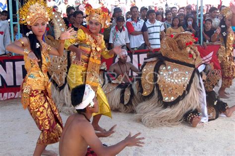 FESTIVAL KESENIAN TRADISIONAL ANTARA Foto