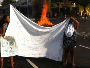 G1 Grupo Bloqueia Vias De Porto Alegre Em Novo Protesto Por Morte De