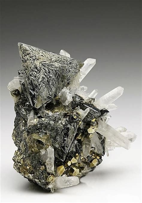 Tetrahedrite Minerals And Gemstones Rocks And Minerals Mineral Stone