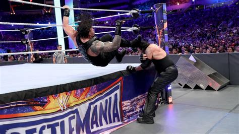 Wrestlemania 33 Roman Reigns Vs The Undertaker WWE Photo 40339114