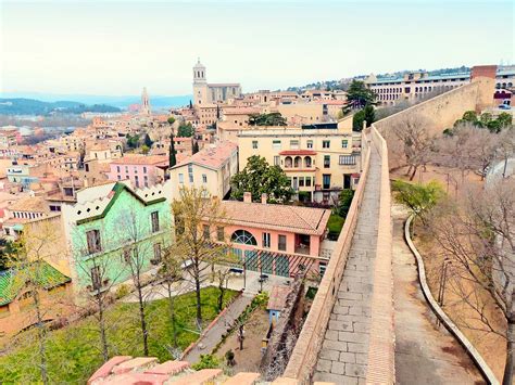 Espagne du Haut des remparts de la ville de Gérone Flickr