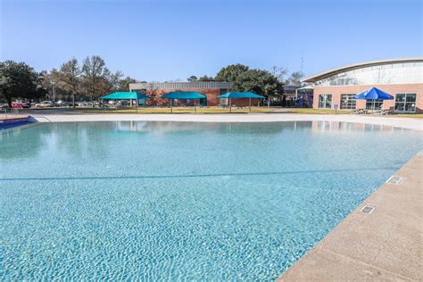 MONT BELVIEU WAVE POOL - Landmark Aquatic