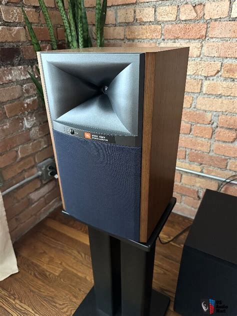 Jbl Monitors Excellent Speakers For Sale Canuck Audio Mart