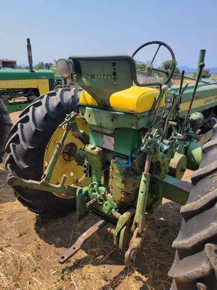 John Deere 520 Aumann Auctions Inc