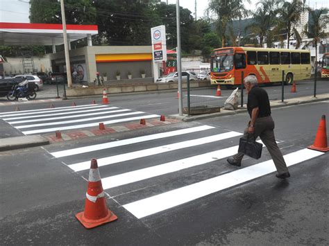 Sinalização horizontal é implantada na Rio Branco no Bom Pastor Juiz