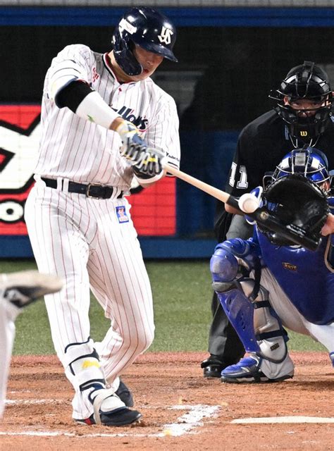 プロ野球 ヤクルト村上が56号本塁打 [写真特集1 18] 毎日新聞