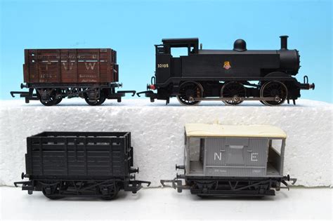 hornby thomas converted  sr  loco  wagons