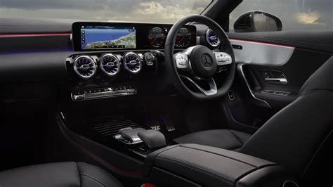 Mercedes-Benz CLA Shooting Brake Interior Layout & Technology | Top Gear