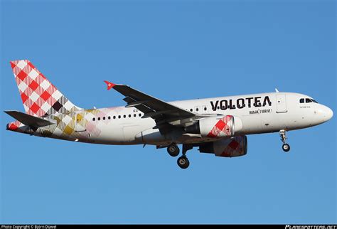 EC MUX Volotea Airlines Airbus A319 111 Photo by Björn Düwel ID