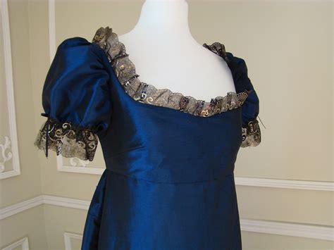 Robe 1er Empire d époque 1800 1810 en taffetas bleu nuit 1st Empire