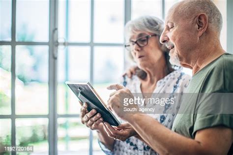 Recordando Los Buenos Viejos Tiempos Foto De Stock Getty Images