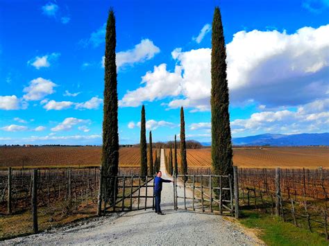 Cortona private wine tours with Sommelier Tuscany