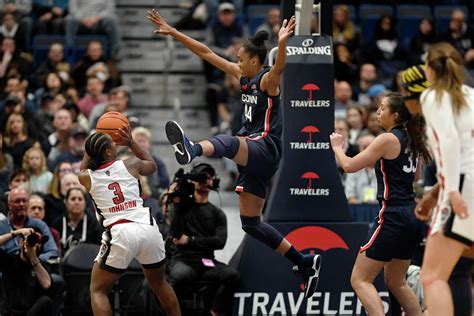 Aubrey Griffin, Aaliyah Edwards are leading UConn frontcourt