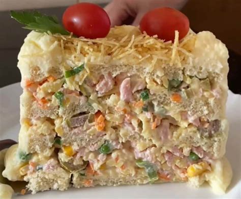 Slana Torta Sa Ruskom Salatom Predjelo Koje E Ulep Ati Svaku Slavsku