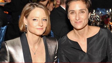 Jodie Foster Marries Girlfriend -- No Big Deal