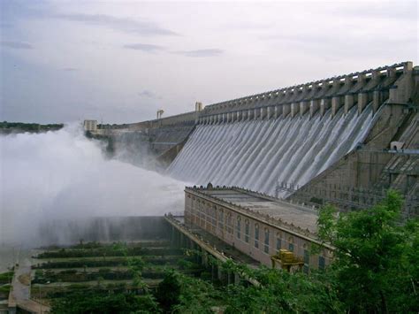 Telangana: Nagarjuna Sagar retaining wall collapses, no casualties