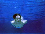 Naked Soraya Gomaa In Marmor Stein Eisen