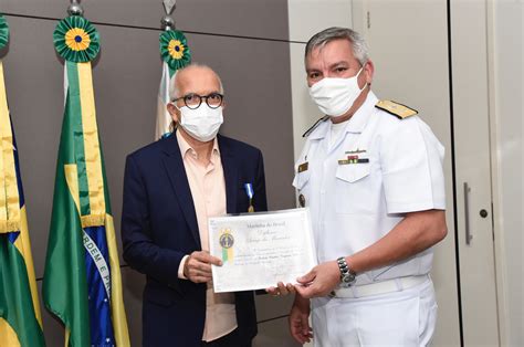 Prefeito Edvaldo Recebe Homenagem Da Marinha Prefeitura De Aracaju