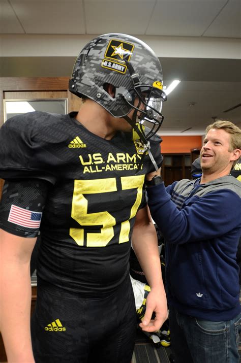 DVIDS - Images - US Army All-American Bowl - New uniforms [Image 4 of 11]