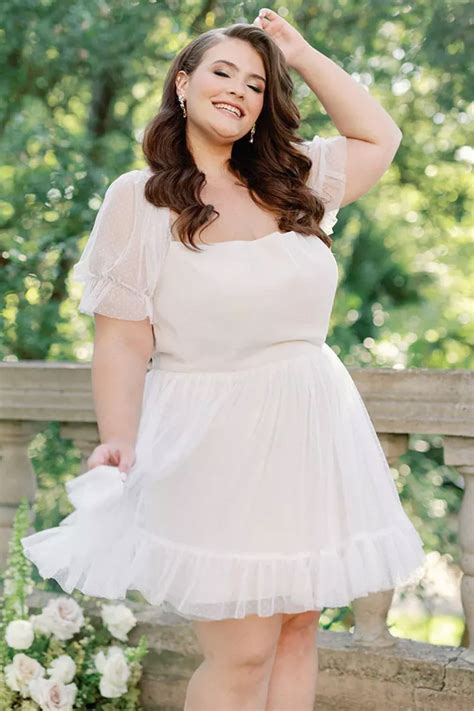 20 Best Plus Size Short Wedding Dresses For A Playful Look