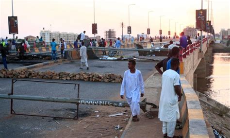 السودان إغلاق جسور بالخرطوم عشية مظاهرات تطالب بالحكم المدني