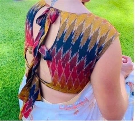 Pin By Dolly Dhawade On Simple Blouse Designs Simple Blouse Designs Diy Fabric Jewellery